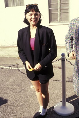 Kim Cattrall tavaszi szettje napjainkban is tökéletesen megállná a helyét. (1991)