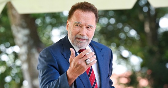 Arnold Schwarzenegger 79 éves lett, félelmetesen jó formában van a színész