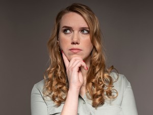 Ács Fruzsina: „A humor nekem a megküzdés eszköze, a nehéz helyzetekben egyfajta feloldozás”