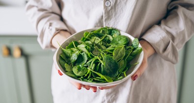 Megjött és most folyton fáradt vagy? Ezeket az ételeket edd a menstruációd alatt a dietetikus szerint