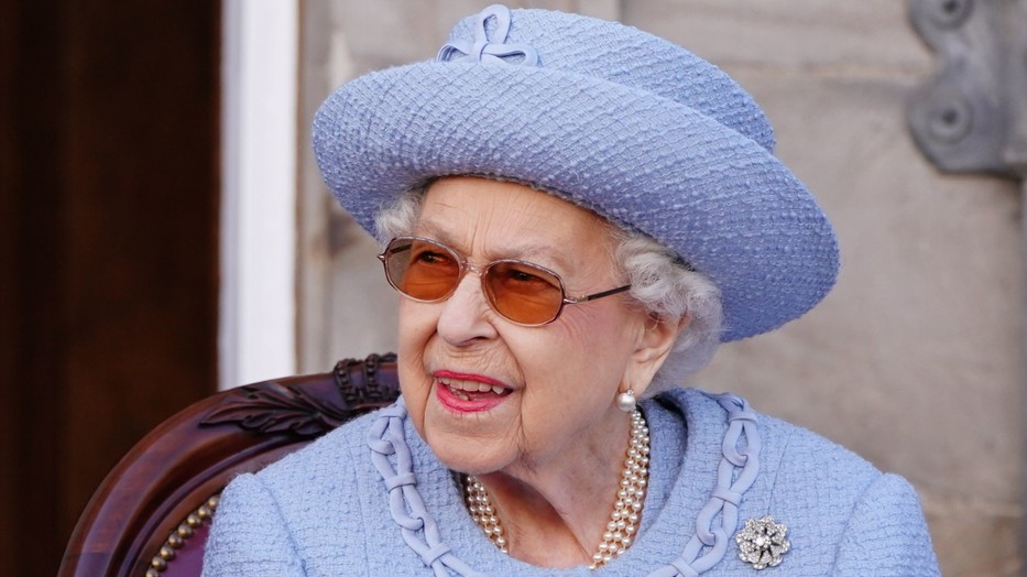 Erzsébet királynő kedvenc unokájaként emlegetik a 22 éves Lady Louise-t