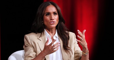 Ismét a vörös szőnyegen tündökölt Meghan Markle, ezúttal azonban nem férje, Harry herceg kísérte el