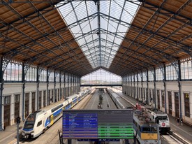 Ritkán látjuk ilyen fentről a Nyugatit