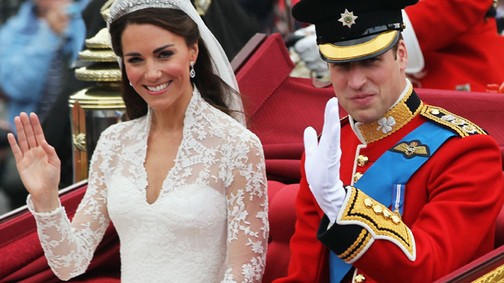 Kihagyhatatlan! Kate Middleton esküvői ruháját most megveheted a H&M-ben!