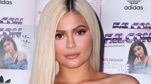 17 EZER trendet mostak össze Kylie Jenner új címlapfotóján