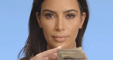 Ennyibe került Kim Kardashian tó méretű luxusmedencéje! Nem fogod elhinni....