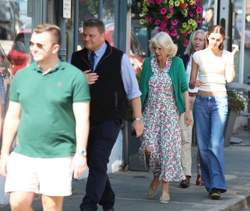 Kamilla királynét vásárlás közben kapták lencsevégre