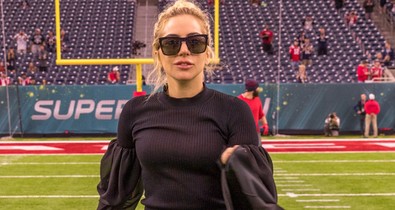 Olyan zseniális sminket még nem láttál, mint amit Lady Gaga pattintott fel a divashow-ra