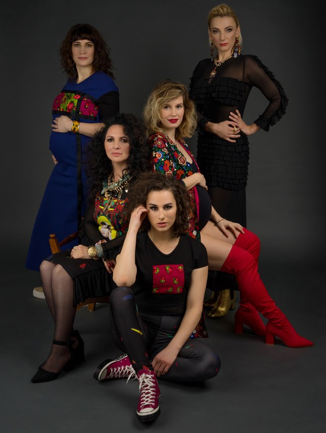 Lázadó művészek üzennek a Romani nőnapi kampányában