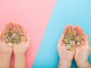 Miért érzem rosszul magam nőként, ha többet keresek a páromnál?