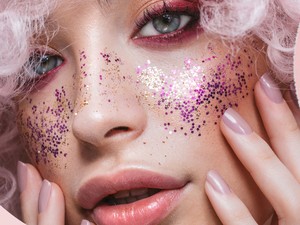 Hogyan szabadulj meg a bőrödre került hajfestéktől?