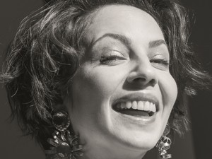 Fátyol Kamilla: A világot úgy kell nézni, hogy lássunk is belőle valamit