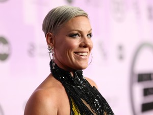 Pink a gyerekeivel lépett vörös szőnyegre - ennél édesebbet nem látsz ma