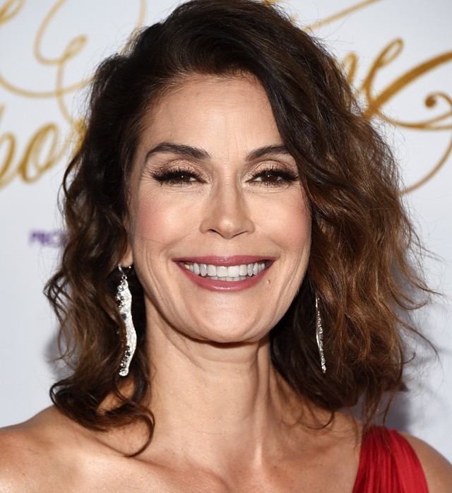 Teri Hatchernek elege lett a botoxból, inkább ezekkel a természetes módszerekkel fiatalodik