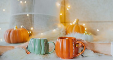 Pumpkin Spice Latte rajongó vagy? Akkor figyelj, a Starbucks neked kedveskedik idén ősszel!