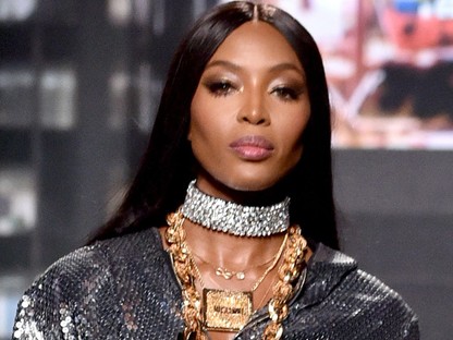 Atyaég! MINDEN sztármodell ott volt a H&M x Moschino bemutatóján New Yorkban