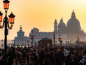 Úti célok, amelyeket ellepett a turisták hada: ezek most a legzsúfoltabb helyek Európában