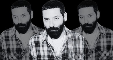 Gyászol a divatvilág: mindössze 46 évesen halt meg a Moschino kreatív igazgatója