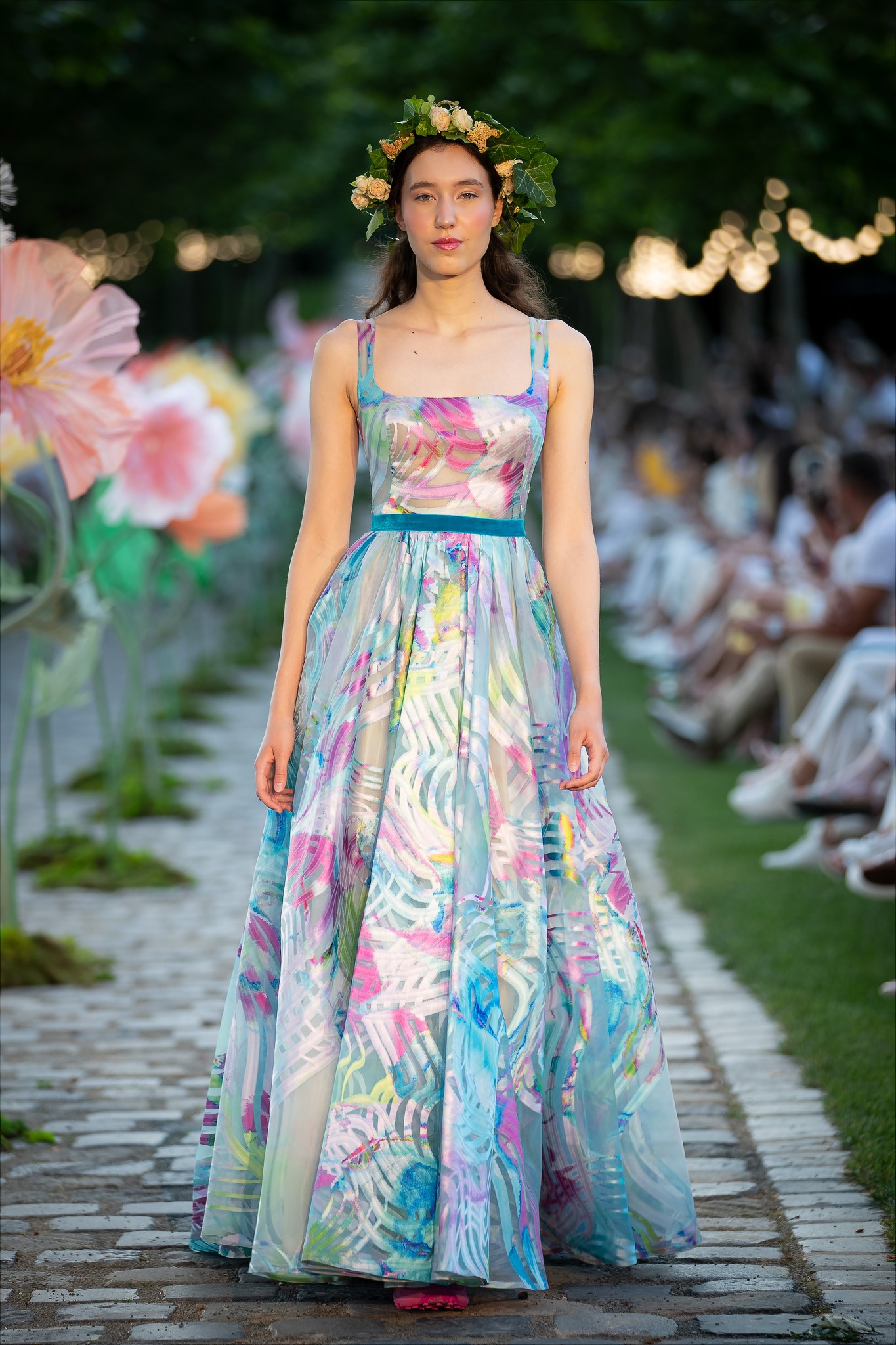 Fogd hátra hajdísszel, így nem zavarja az arcod!