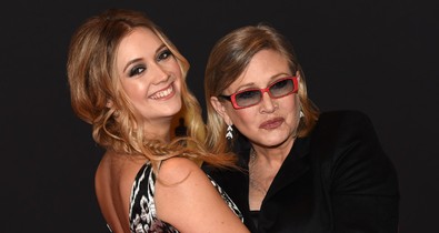 Kilenc éve halt meg Carrie Fisher, szívszorító sorokkal emlékezett lánya a Star Wars színésznőjére