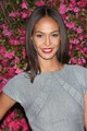 Joan Smalls: Bár az arca olyan, mintha az előző évszázadból bukkant volna fel, a szociális médiában igazán 21. századi. A Puerto Rico-i modell többek között szerepelt egy Ricky Martin klipben, Tom Ford személyes kedvence és Karlie Klossal együtt a divattervezők távol tartják a kifutóktól, mert már túl híres hozzá.