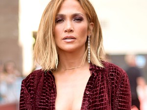 A legtöbb ember elhízott a karantén alatt, Jennifer Lopez csak még dögösebb lett