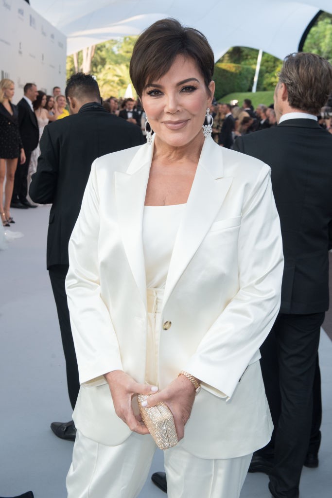 Chris Jenner ragyogó fekete haja kiegészíti a személyiségét