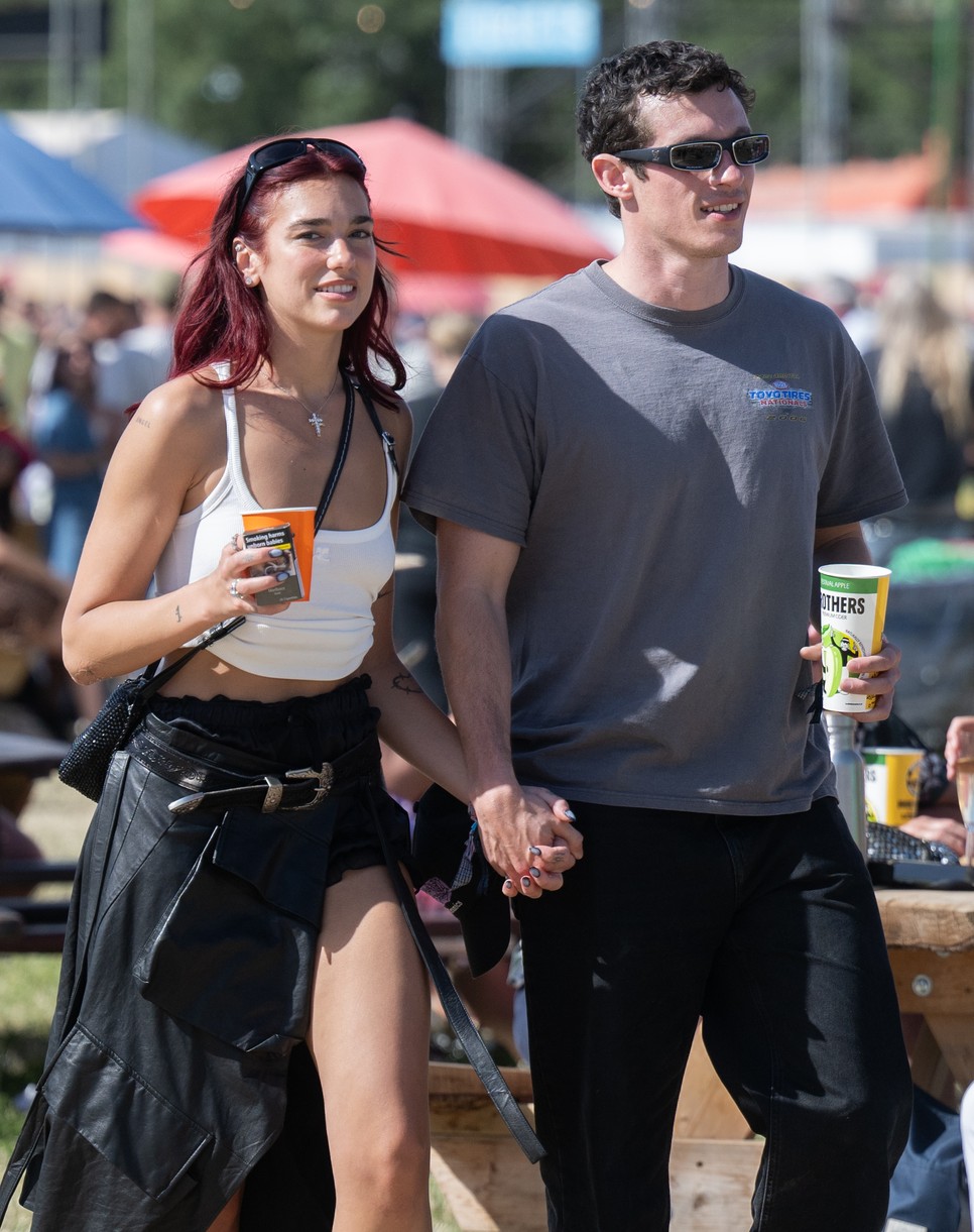 Dua Lipa és Callum Turner bő két éve alkotnak egy párt