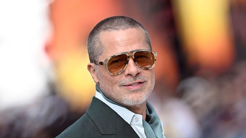 Bizarr perbe keveredett Brad Pitt, hatalmas kártérítést követelnek a színésztől
