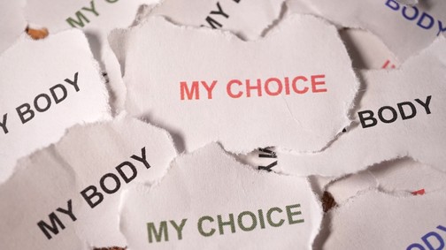 „Kijelentem, hogy átestem abortuszon” - Amikor érinthetetlennek tűnő nők is felvállalják a történetüket