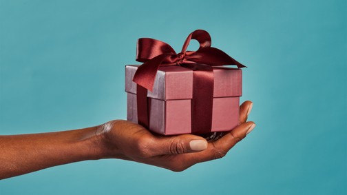 Bűntudatod van, amikor segítséget vagy ajándékot fogadsz el? Mutatjuk, mit tehetsz