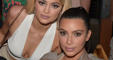 Kylie Jenner hordja ki Kim Kardashian babáját? Ő lenne a béranya?