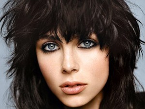 Edie Campbell tökéletes YSL-múzsa