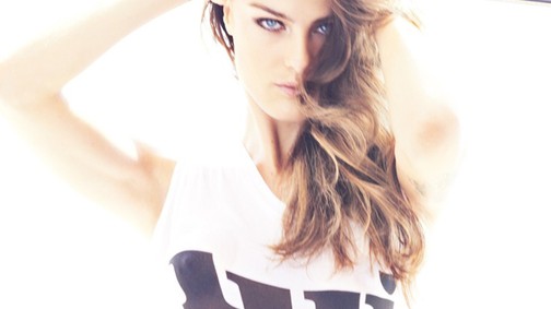 Brazília legtökéletesebb teste pőrén