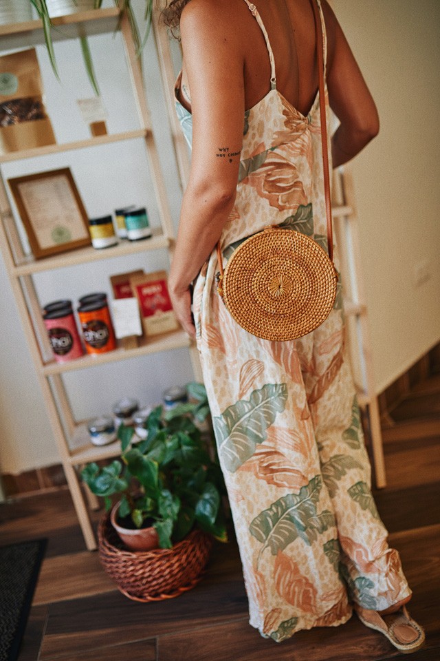 Kozák Alexandra mai szettjétől egyből egy egzotikus helyre vágyunk