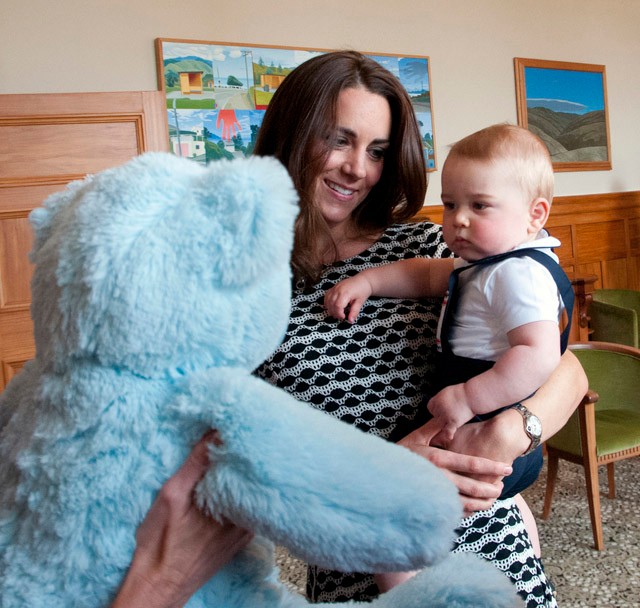 Elképesztő! Ezekkel a játékokkal nem játszhat Sarolta hercegnő és György herceg!