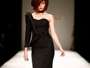 Egy egész ruhakollekciót loptak el - törölték a párizsi divatbemutatót