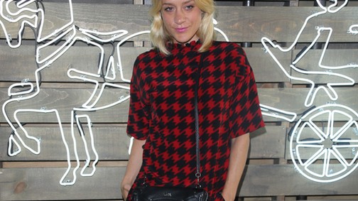 Ja, hogy nyár van? Chloe Sevigny nem zavartatja magát