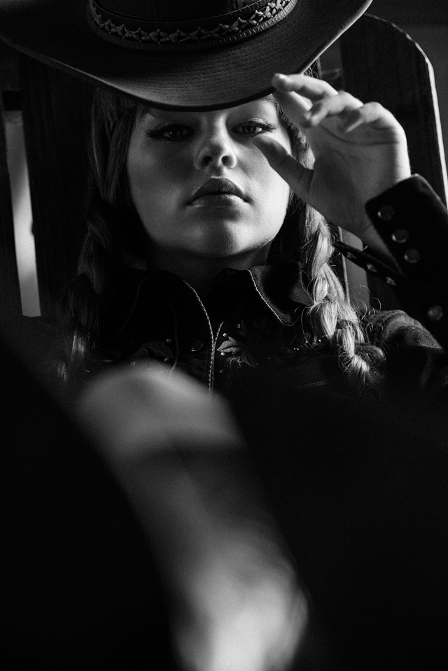 Interjú a világ leggyönyörűbb lányának kikiáltott Jade Weberrel