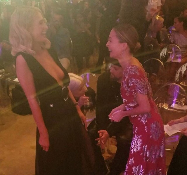 Paris Hilton és Nicole Richie megörülnek egymásnak