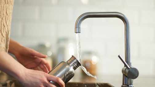 Miért fenntarthatóbb a csapvíz fogyasztása?
