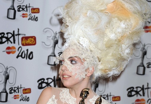 Így nézett ki Lady Gaga az első fellépésén - ráismersz még?