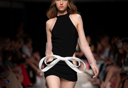 Tomán Szabina meseszép a ruhában mutatta meg elképesztő alakját - Merő Péter sztármodellje volt