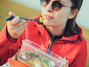 Ezt teszik a testeddel valójában a mikroműanyagok: ne legyen illúziód, te is napi szinten beviszed őket a szervezetedbe