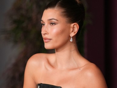 Hailey Bieber Gucci pucérruhája nem sokat bízott a képzeletre