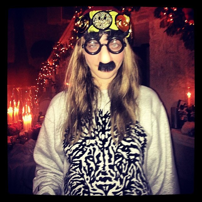 Nem lenne Cara, ha valamit nem bohóckodna. De hát ezért szeretjük!