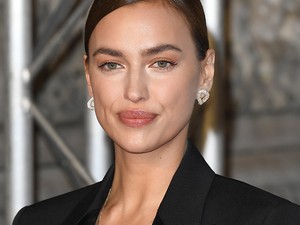 Egy igazi földre szállt angyal: Irina Shayk tetőtől talpig fehér Chanelben