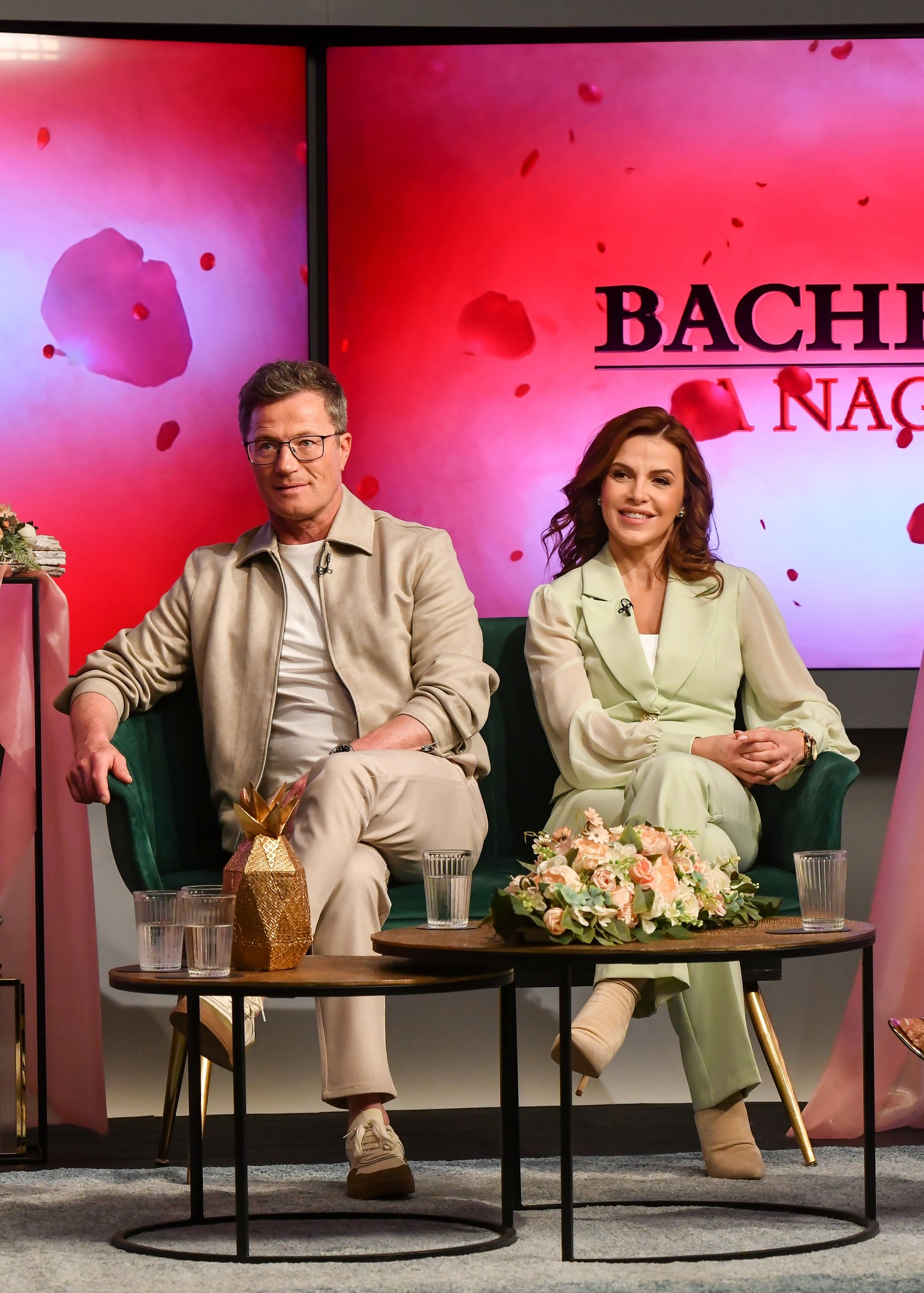 Úgy tűnt, hogy kifejezetten kerülik azt, hogy egymáshoz érjenek