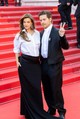 Később egy fekete-fehér Karl Lagerfeld szettben vonzotta magára a tekinteteket, amikor Dylannel összeöltöztek. 
