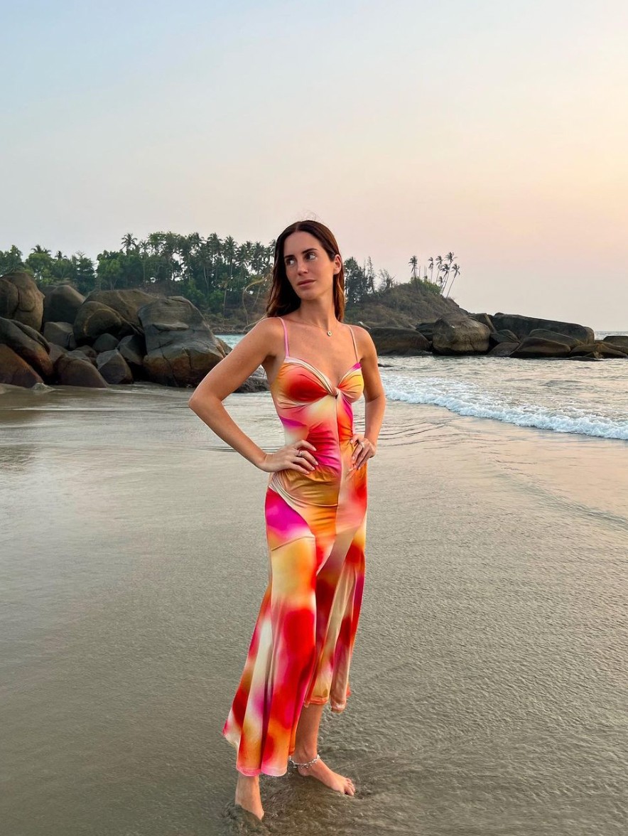 A vízparti esküvőhöz a hosszú selyem dukál